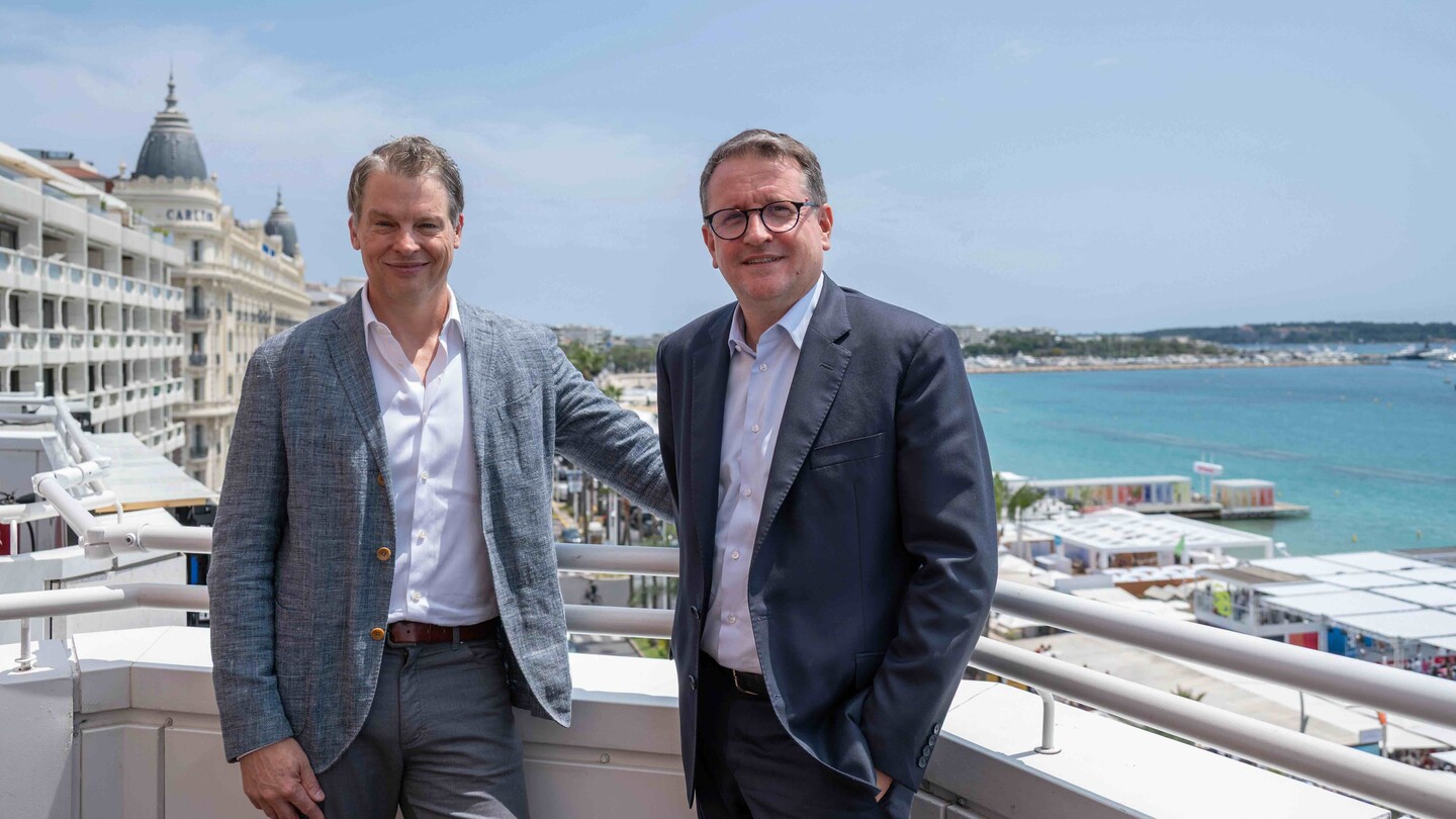 2. Netflix's Greg Peters and TF1's Rodolphe Belmer. Source - Netflix.jpeg